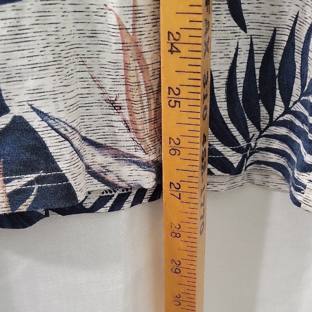 VOYAGE Leaf Print Short Sleeve V Neck Shirt New Size XL - Picture 6 of 7